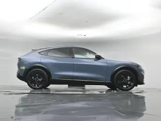 Ford Mustang Mach-E 2023 Premium 4dr SUV