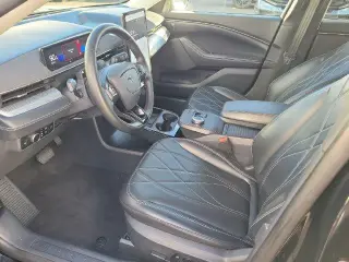 Ford Mustang Mach-E 2023 Select 4dr SUV