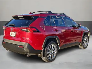 Toyota RAV4 2023 XLE Premium 4dr SUV
