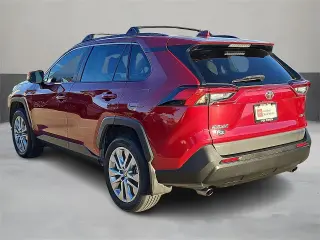 Toyota RAV4 2023 XLE Premium 4dr SUV