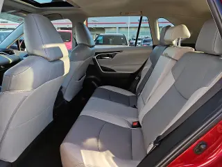 Toyota RAV4 2023 XLE Premium 4dr SUV