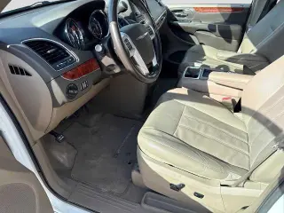 Chrysler Town and Country 2014 Touring-L 4dr Mini-Van