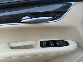 Cadillac XT5 2018 4 SUV
