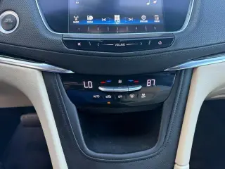 Cadillac XT5 2018 4 SUV