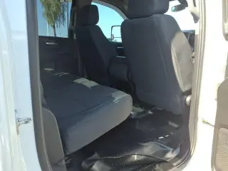 Chevrolet Silverado 2500HD 2023 4x4 Custom Cabina Crew 4 puertas