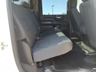 Chevrolet Silverado 2500HD 2023 4x4 Custom Cabina Crew 4 puertas