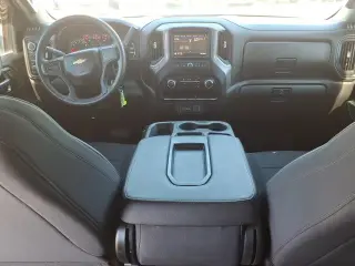 Chevrolet Silverado 2500HD 2023 4x4 Custom Cabina Crew 4 puertas