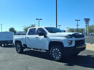 Chevrolet Silverado 2500HD 2023 4x4 Custom Cabina Crew 4 puertas