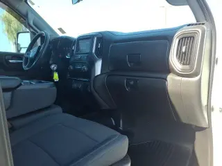 Chevrolet Silverado 2500HD 2023 4x4 Custom Cabina Crew 4 puertas