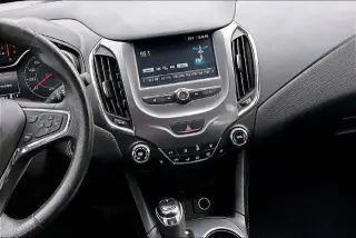Chevrolet Cruze 2016 LT Auto 4dr Sedán con 1SD