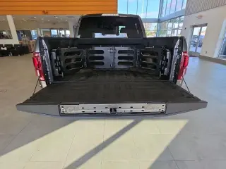 Ford F-150 2018 4x4 Raptor 4dr SuperCrew 5.5 ft. SB