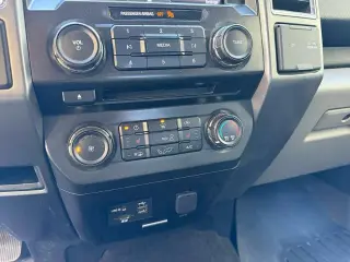 Ford F-150 2015 4x4 XLT 4dr SuperCrew 5.5 ft. SB