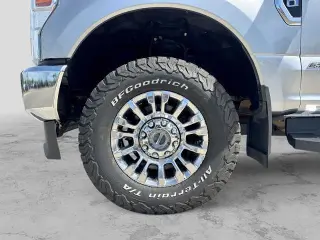Ford F-250 Super Duty 2021 4x4 Lariat 4dr Crew Cab 8 ft. LB Pickup