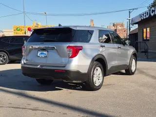 Ford Explorer 2023 AWD Base 4dr SUV
