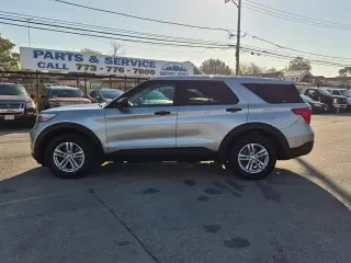 Ford Explorer 2023 AWD Base 4dr SUV