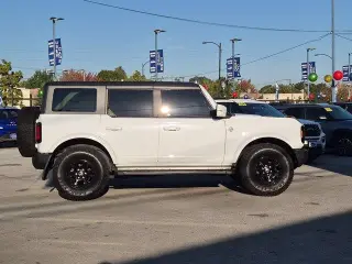 Ford Bronco 2022 4x4 Outer Banks 4dr SUV