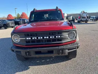 Ford Bronco 2022 4x4 Black Diamond 4dr SUV