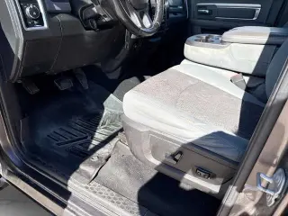 Ram 1500 Classic 2019 4x4 SLT 4dr Crew Cab 6.3 ft. SB Pickup