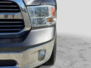 Ram 1500 Classic 2019 4x4 SLT 4dr Crew Cab 6.3 ft. SB Pickup