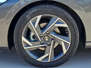 Hyundai ELANTRA Híbrido 2025 Limited 4dr Sedán