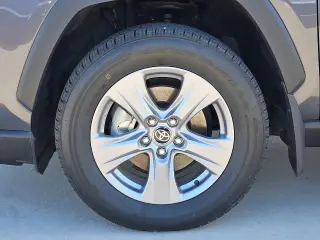 Toyota RAV4 Híbrido 2025 AWD XLE 4dr SUV