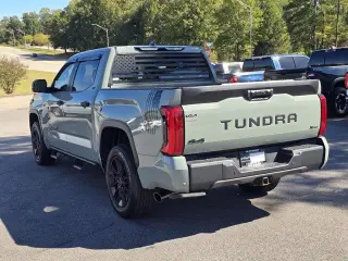 Toyota Tundra 2024 4x4 SR5 4dr CrewMax Cab Pickup SB