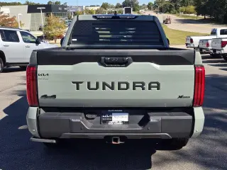 Toyota Tundra 2024 4x4 SR5 4dr CrewMax Cab Pickup SB