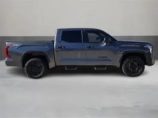 Toyota Tundra 2023 4x4 SR5 4dr CrewMax Cab Pickup SB