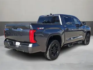 Toyota Tundra 2023 4x4 SR5 4dr CrewMax Cab Pickup SB