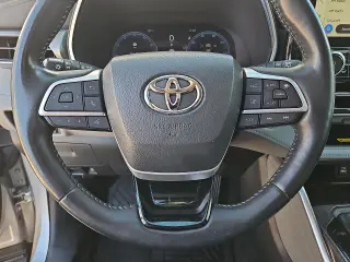 Toyota Highlander 2023 Platinum SUV 4 puertas