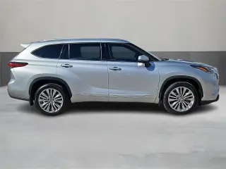 Toyota Highlander 2023 Platinum SUV 4 puertas