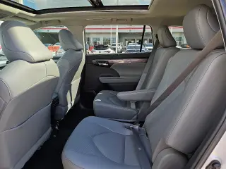 Toyota Highlander 2023 Platinum SUV 4 puertas