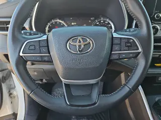 Toyota Highlander 2025 XLE 4dr SUV