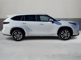 Toyota Highlander 2025 XLE 4dr SUV