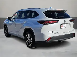Toyota Highlander 2025 XLE 4dr SUV