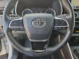 Toyota Highlander 2024 XLE SUV de 4 puertas