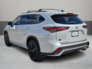 Toyota Highlander 2024 XLE SUV de 4 puertas