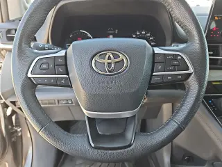 Toyota Sienna 2024 AWD XLE 7-Pasajeros 4dr Mini-Van