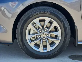 Toyota Sienna 2024 AWD XLE 7-Pasajeros 4dr Mini-Van