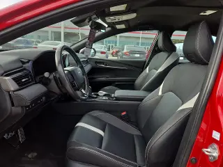 Toyota Camry 2025 SE 4dr Sedán