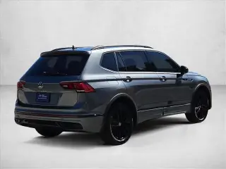 Volkswagen Tiguan 2022 SE R-Line Black 4dr SUV