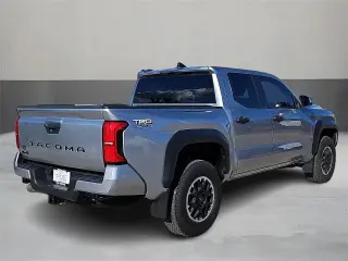 Toyota Tacoma 2024 4x4 SR5 4dr Double Cab 5.0 ft SB