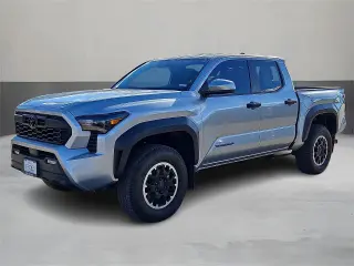 Toyota Tacoma 2024 4x4 SR5 4dr Double Cab 5.0 ft SB
