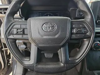 Toyota Tacoma 2025 4x4 SR5 4dr Double Cab 5.0 ft SB