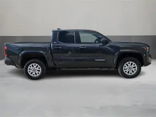 Toyota Tacoma 2025 4x4 SR5 4dr Double Cab 5.0 ft SB
