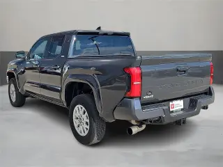 Toyota Tacoma 2025 4x4 SR5 4dr Double Cab 5.0 ft SB