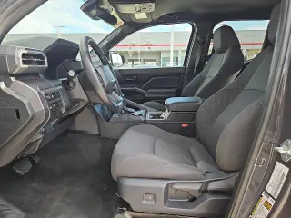Toyota Tacoma 2025 4x4 SR5 4dr Double Cab 5.0 ft SB