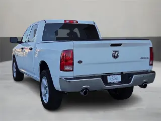 Ram 1500 Classic 2023 4x4 Tradesman 4dr Crew Cab 5.5 ft. SB Pickup