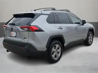 Toyota RAV4 2025 XLE 4dr SUV