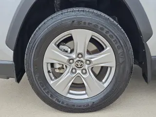 Toyota RAV4 2025 XLE 4dr SUV